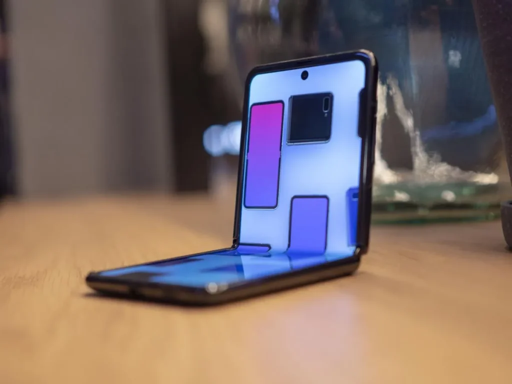 هل يستحق Galaxy Z Flip 7 الشراء؟